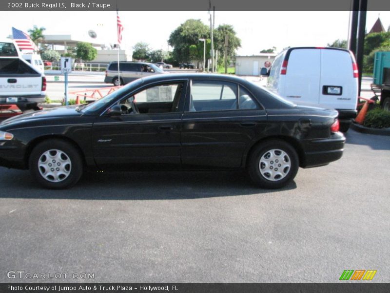 Black / Taupe 2002 Buick Regal LS