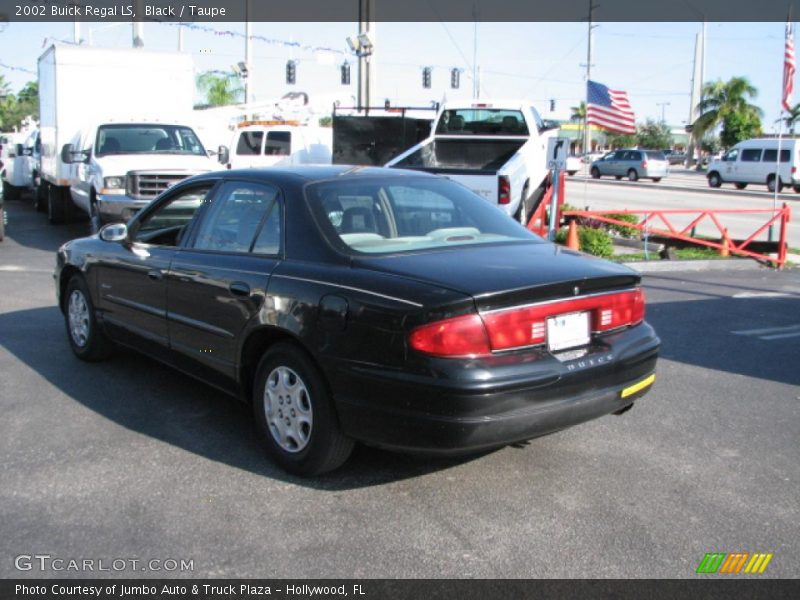 Black / Taupe 2002 Buick Regal LS