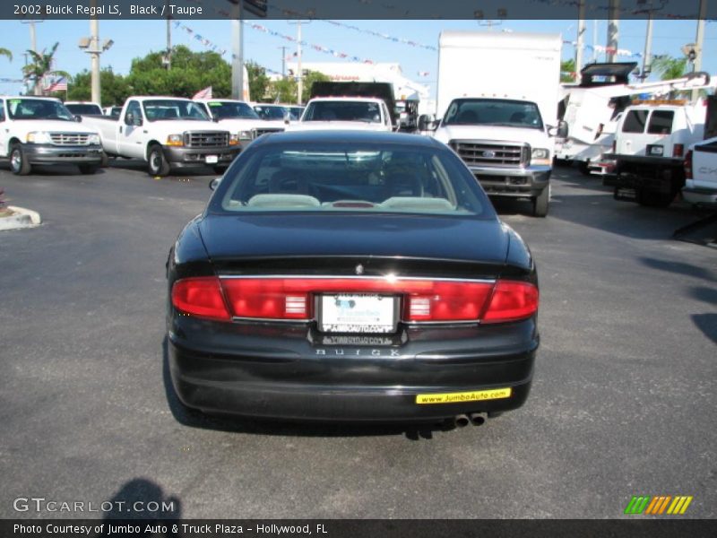 Black / Taupe 2002 Buick Regal LS
