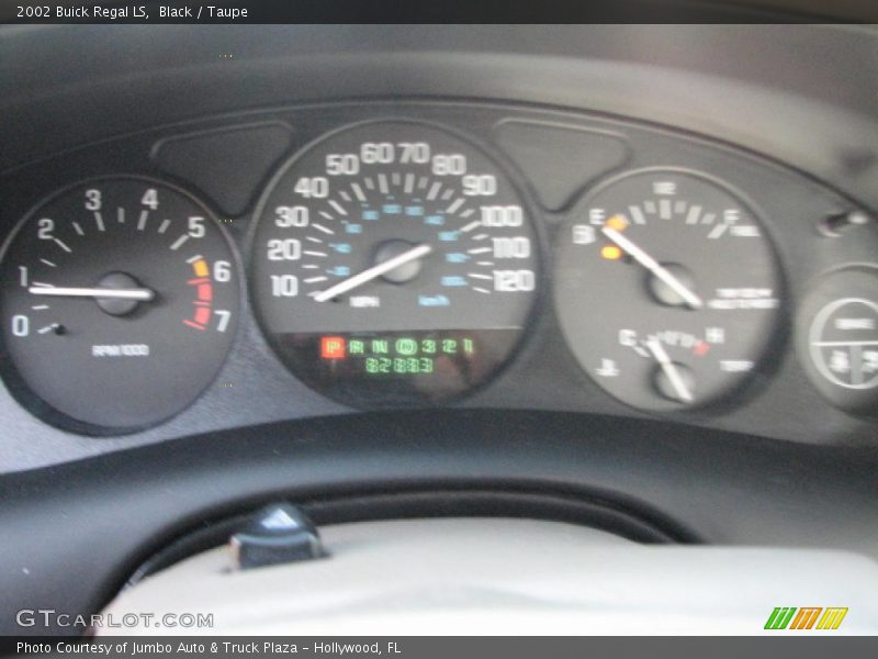 Black / Taupe 2002 Buick Regal LS
