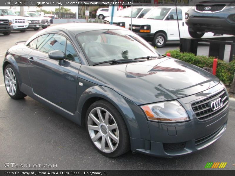 Front 3/4 View of 2005 TT 3.2 quattro Coupe