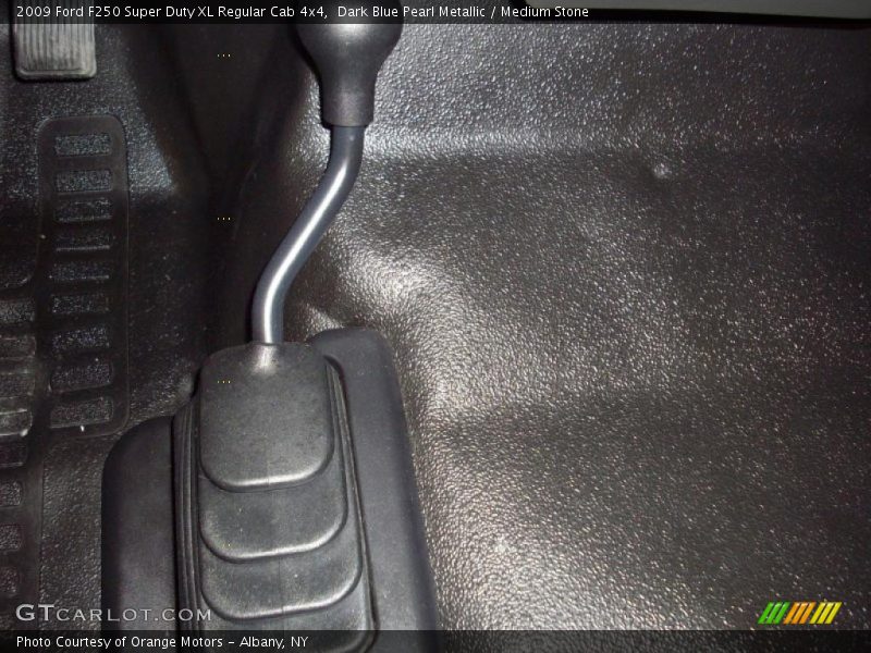 Dark Blue Pearl Metallic / Medium Stone 2009 Ford F250 Super Duty XL Regular Cab 4x4