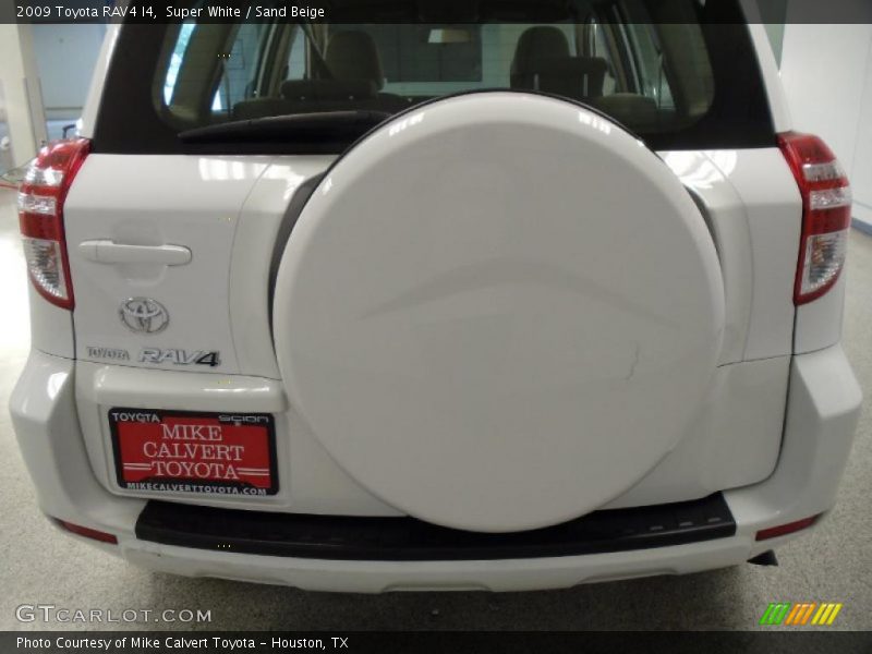 Super White / Sand Beige 2009 Toyota RAV4 I4