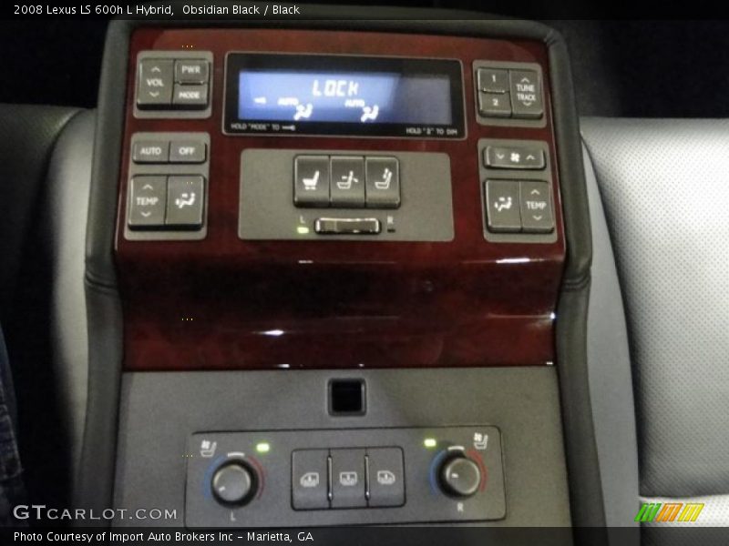 Controls of 2008 LS 600h L Hybrid