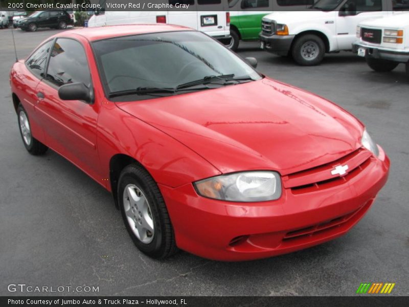Victory Red / Graphite Gray 2005 Chevrolet Cavalier Coupe