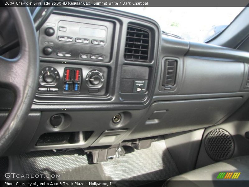 Summit White / Dark Charcoal 2004 Chevrolet Silverado 2500HD Regular Cab