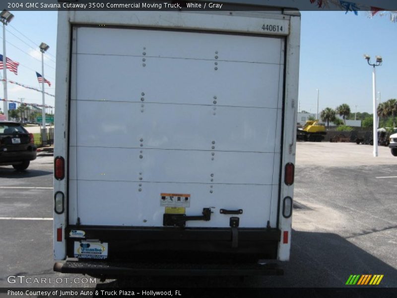 White / Gray 2004 GMC Savana Cutaway 3500 Commercial Moving Truck