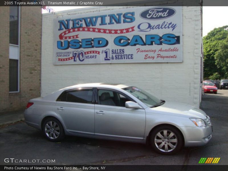 Titanium Metallic / Graphite Gray 2005 Toyota Avalon XLS