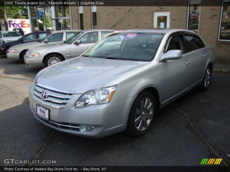 Titanium Metallic / Graphite Gray 2005 Toyota Avalon XLS