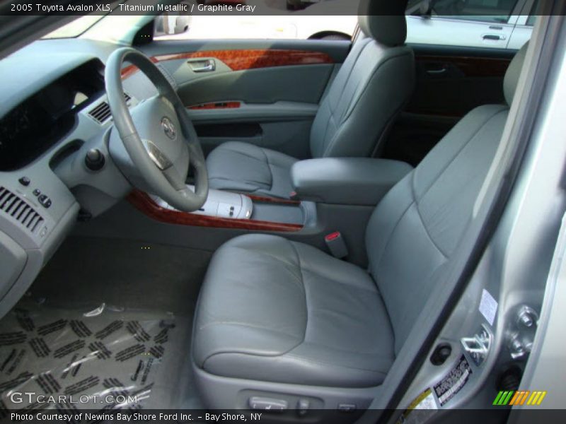 Titanium Metallic / Graphite Gray 2005 Toyota Avalon XLS