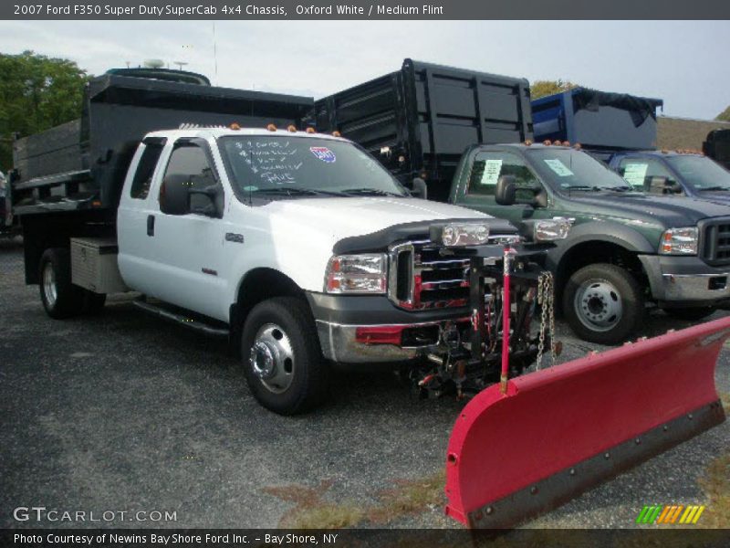 Oxford White / Medium Flint 2007 Ford F350 Super Duty SuperCab 4x4 Chassis