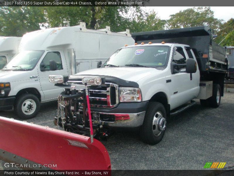 Oxford White / Medium Flint 2007 Ford F350 Super Duty SuperCab 4x4 Chassis