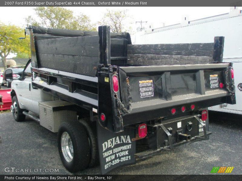 Oxford White / Medium Flint 2007 Ford F350 Super Duty SuperCab 4x4 Chassis