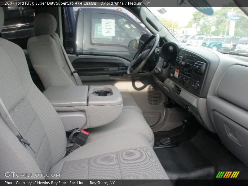Oxford White / Medium Flint 2007 Ford F350 Super Duty SuperCab 4x4 Chassis