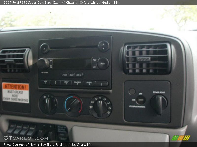 Oxford White / Medium Flint 2007 Ford F350 Super Duty SuperCab 4x4 Chassis