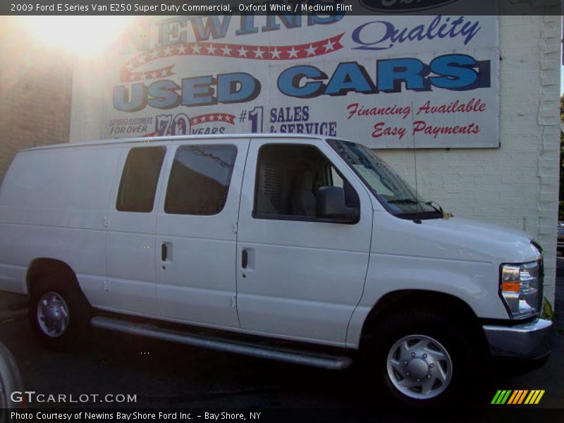 Oxford White / Medium Flint 2009 Ford E Series Van E250 Super Duty Commercial