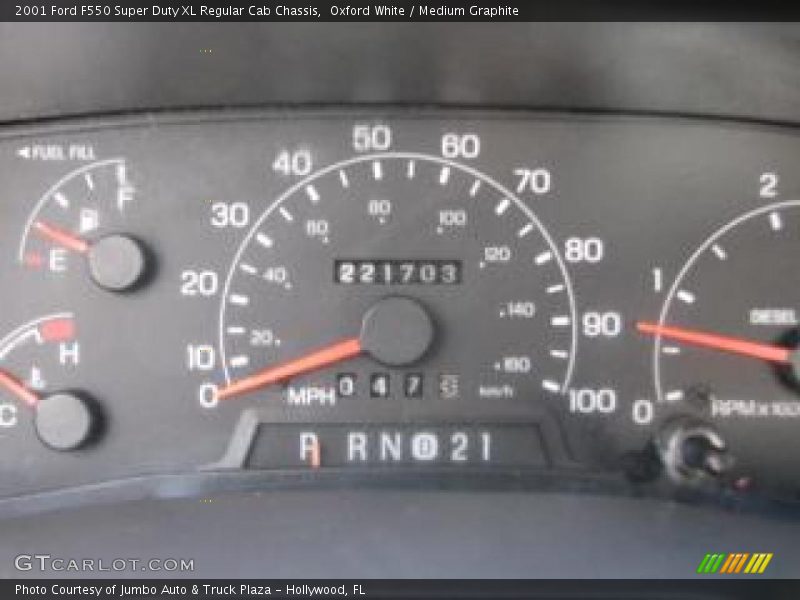 Oxford White / Medium Graphite 2001 Ford F550 Super Duty XL Regular Cab Chassis