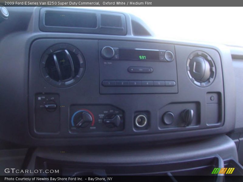 Controls of 2009 E Series Van E250 Super Duty Commercial