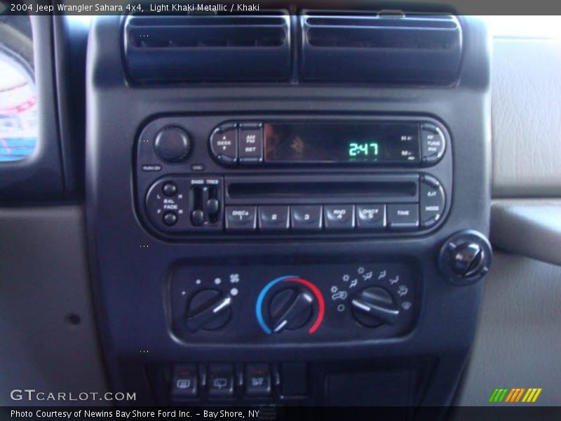 Light Khaki Metallic / Khaki 2004 Jeep Wrangler Sahara 4x4