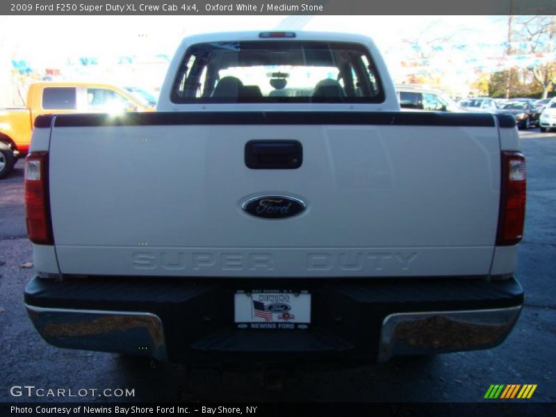 Oxford White / Medium Stone 2009 Ford F250 Super Duty XL Crew Cab 4x4