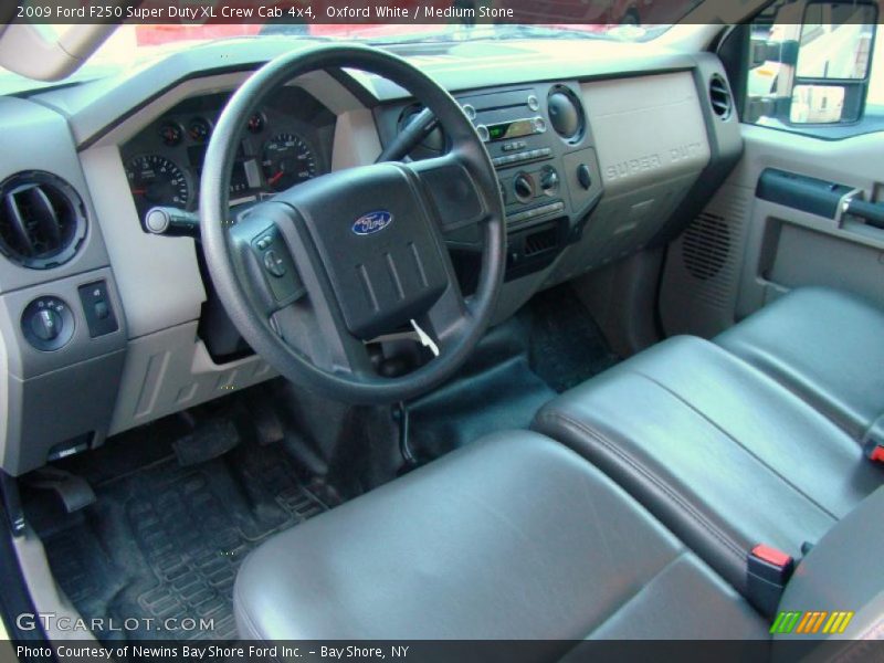 Dashboard of 2009 F250 Super Duty XL Crew Cab 4x4