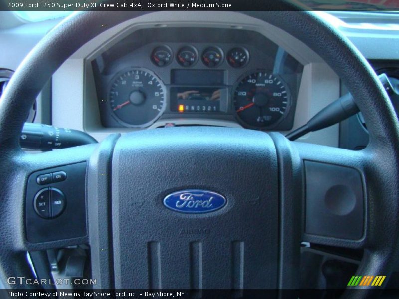 Oxford White / Medium Stone 2009 Ford F250 Super Duty XL Crew Cab 4x4