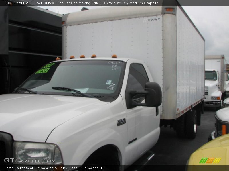 Oxford White / Medium Graphite 2002 Ford F550 Super Duty XL Regular Cab Moving Truck