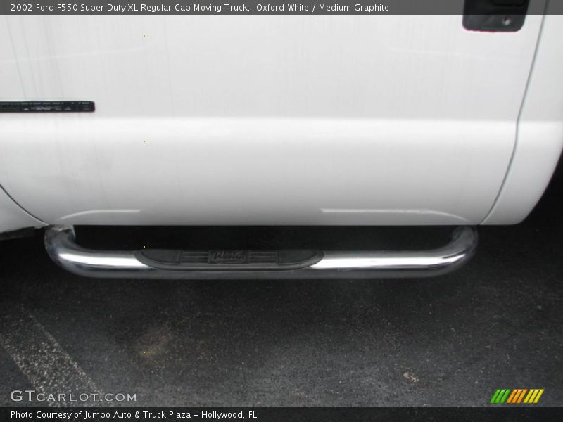 Oxford White / Medium Graphite 2002 Ford F550 Super Duty XL Regular Cab Moving Truck