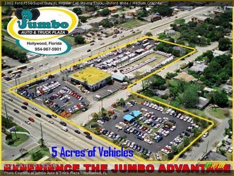 Oxford White / Medium Graphite 2002 Ford F550 Super Duty XL Regular Cab Moving Truck