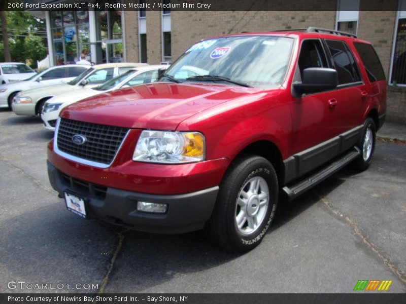 Front 3/4 View of 2006 Expedition XLT 4x4