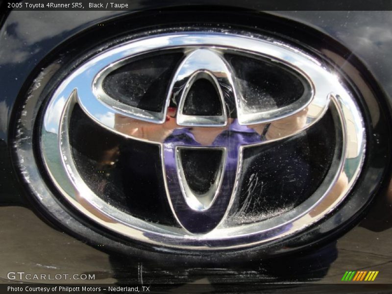 Black / Taupe 2005 Toyota 4Runner SR5