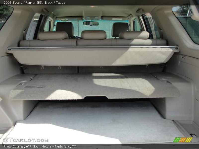 Black / Taupe 2005 Toyota 4Runner SR5
