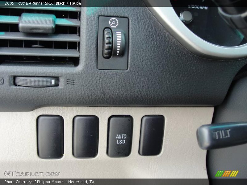 Black / Taupe 2005 Toyota 4Runner SR5
