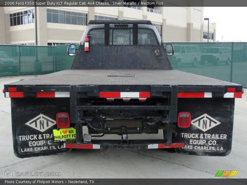 Silver Metallic / Medium Flint 2006 Ford F350 Super Duty XLT Regular Cab 4x4 Chassis