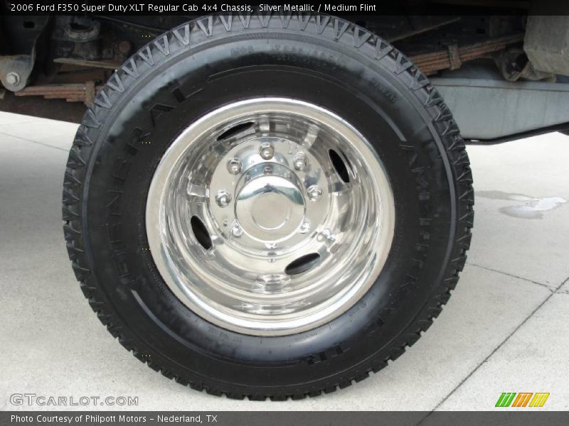  2006 F350 Super Duty XLT Regular Cab 4x4 Chassis Wheel