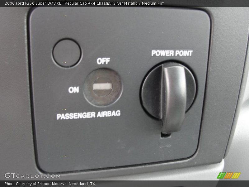 Silver Metallic / Medium Flint 2006 Ford F350 Super Duty XLT Regular Cab 4x4 Chassis