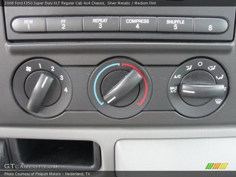 Silver Metallic / Medium Flint 2006 Ford F350 Super Duty XLT Regular Cab 4x4 Chassis