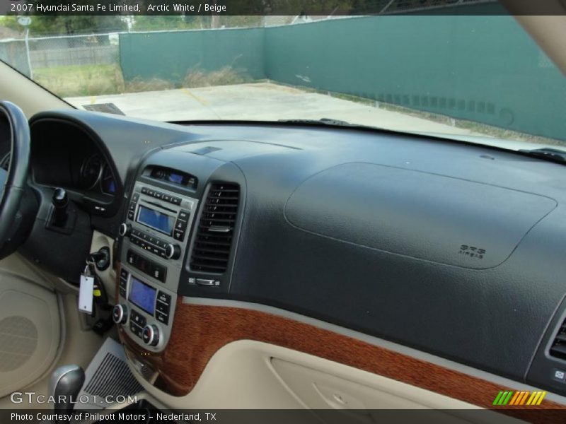 Dashboard of 2007 Santa Fe Limited