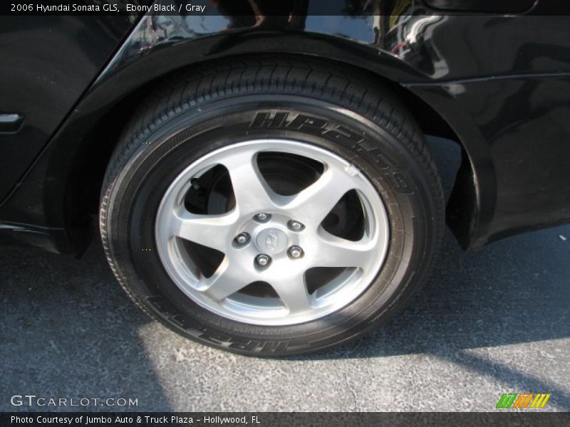 Ebony Black / Gray 2006 Hyundai Sonata GLS