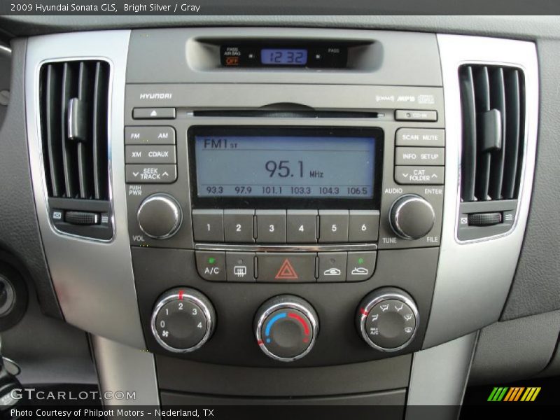 Bright Silver / Gray 2009 Hyundai Sonata GLS