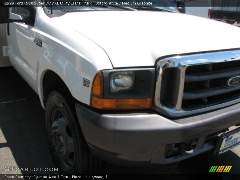 Oxford White / Medium Graphite 1999 Ford F550 Super Duty XL Utility Crane Truck