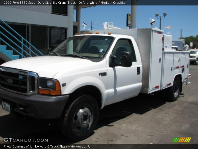 Oxford White / Medium Graphite 1999 Ford F550 Super Duty XL Utility Crane Truck