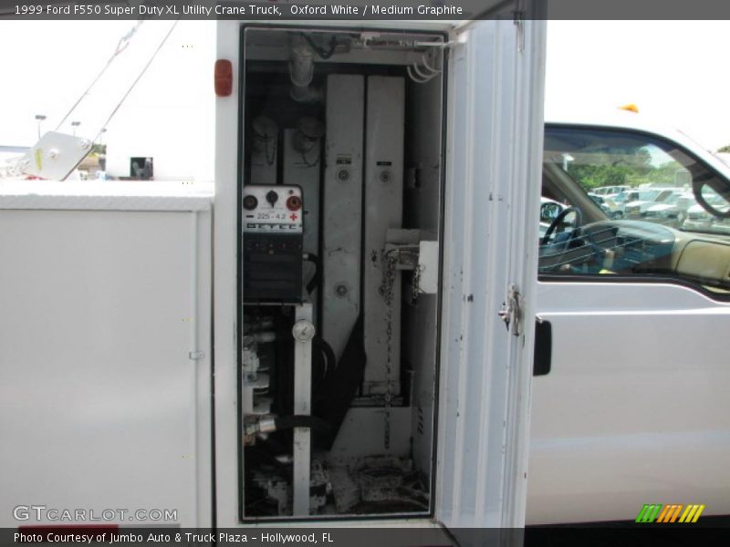  1999 F550 Super Duty XL Utility Crane Truck Oxford White
