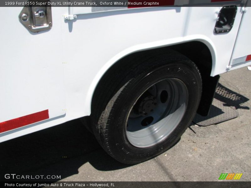  1999 F550 Super Duty XL Utility Crane Truck Wheel