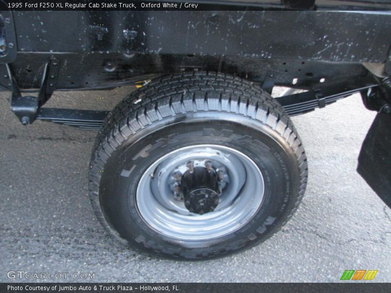 Oxford White / Grey 1995 Ford F250 XL Regular Cab Stake Truck