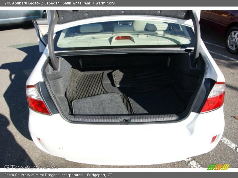  2009 Legacy 2.5i Sedan Trunk