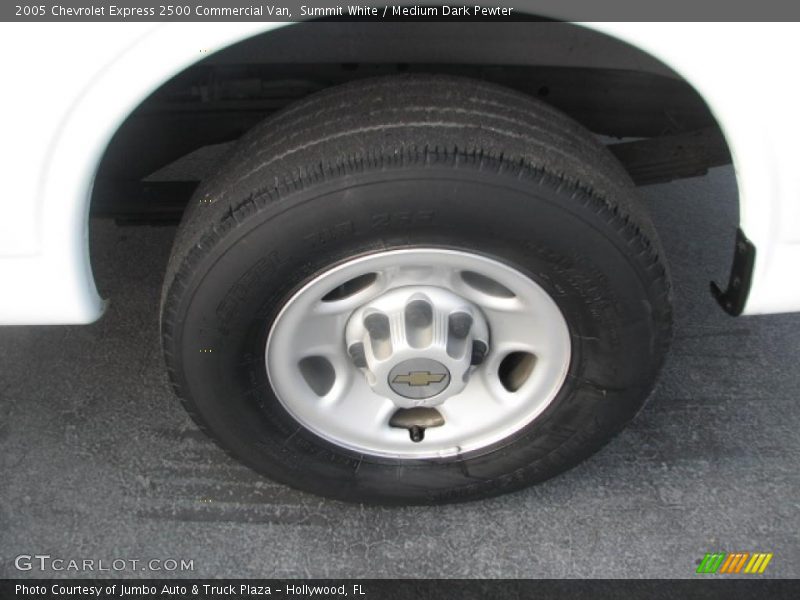  2005 Express 2500 Commercial Van Wheel