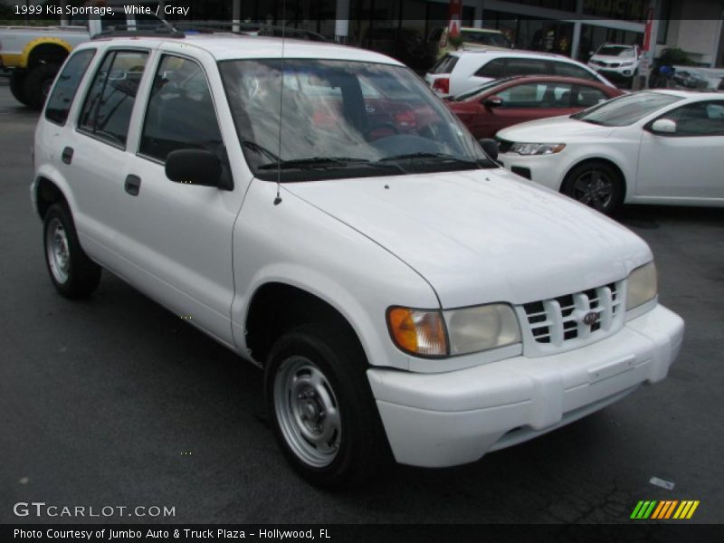 White / Gray 1999 Kia Sportage
