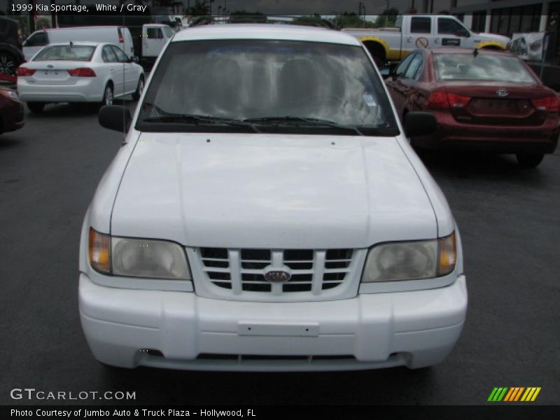 White / Gray 1999 Kia Sportage