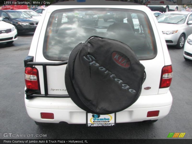 White / Gray 1999 Kia Sportage
